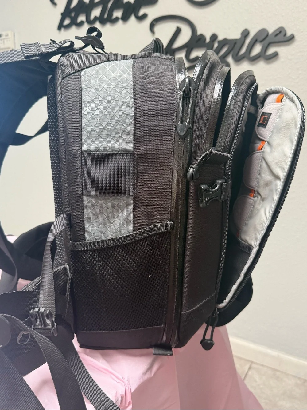 Black Men's Multi-Compartment Camera Backpack Bag